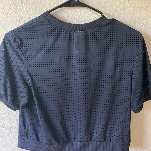 Mesh active crop top, never worn. - Picture 3 of 3